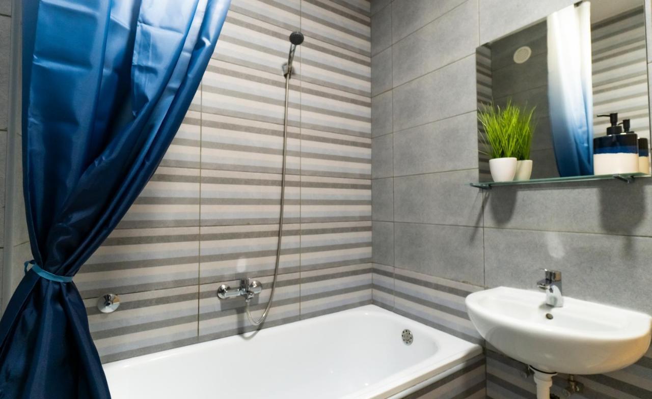 Central Fenix Apartment - Free Private Parking-Fast Wi-Fi Novi Sad Exterior foto